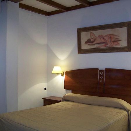 Hostal El Lirio Больюльос-Пар-дель-Кондадо Экстерьер фото