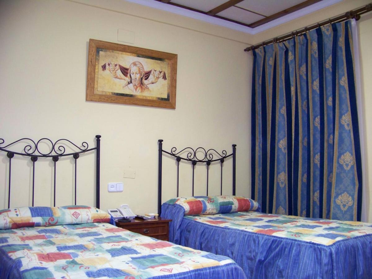 Hostal El Lirio Больюльос-Пар-дель-Кондадо Номер фото