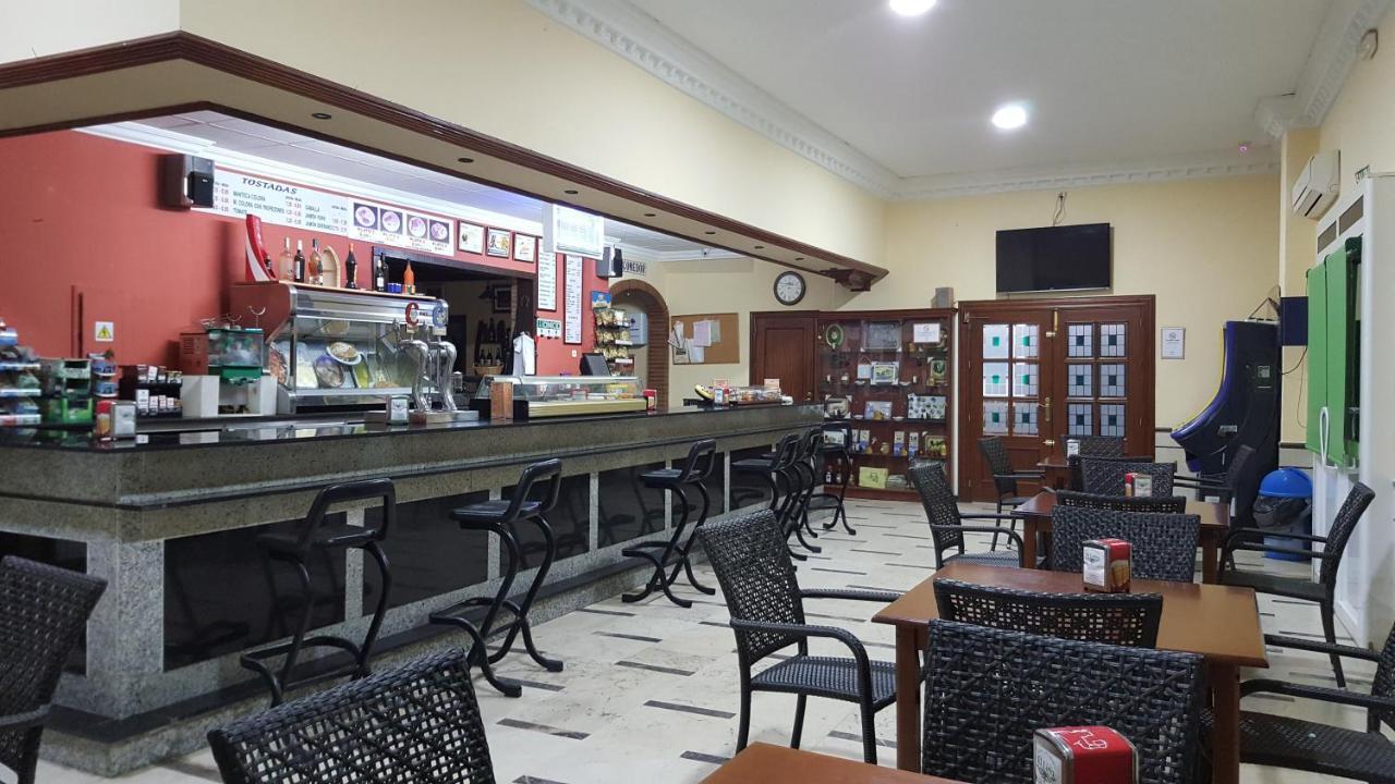 Hostal El Lirio Больюльос-Пар-дель-Кондадо Экстерьер фото