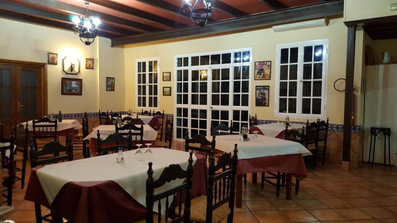 Hostal El Lirio Больюльос-Пар-дель-Кондадо Экстерьер фото