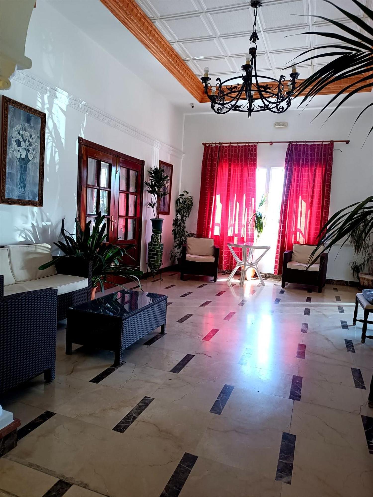 Hostal El Lirio Больюльос-Пар-дель-Кондадо Экстерьер фото
