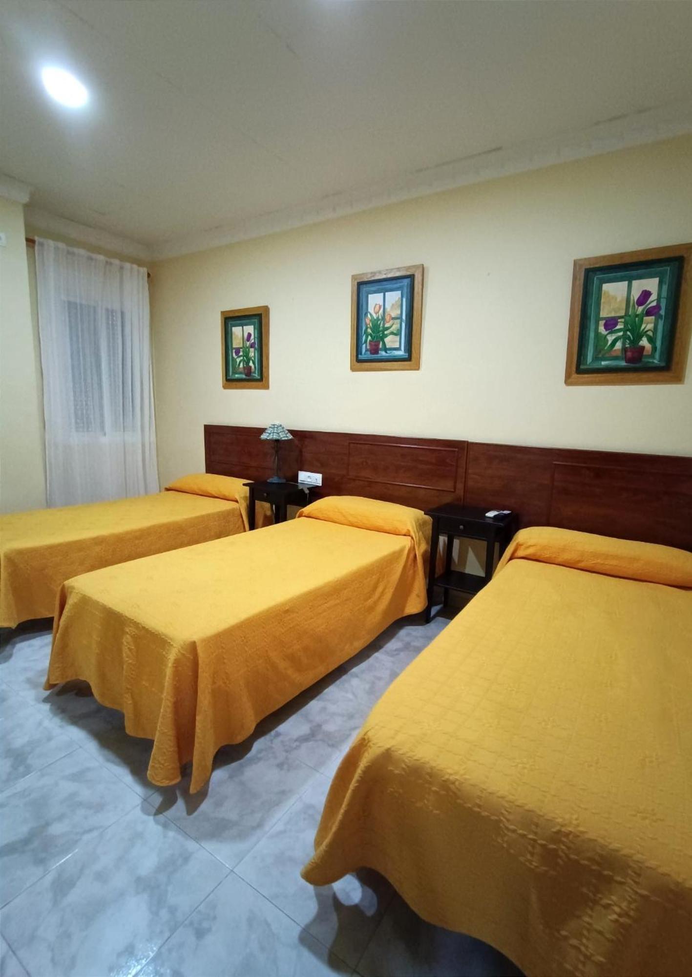 Hostal El Lirio Больюльос-Пар-дель-Кондадо Экстерьер фото